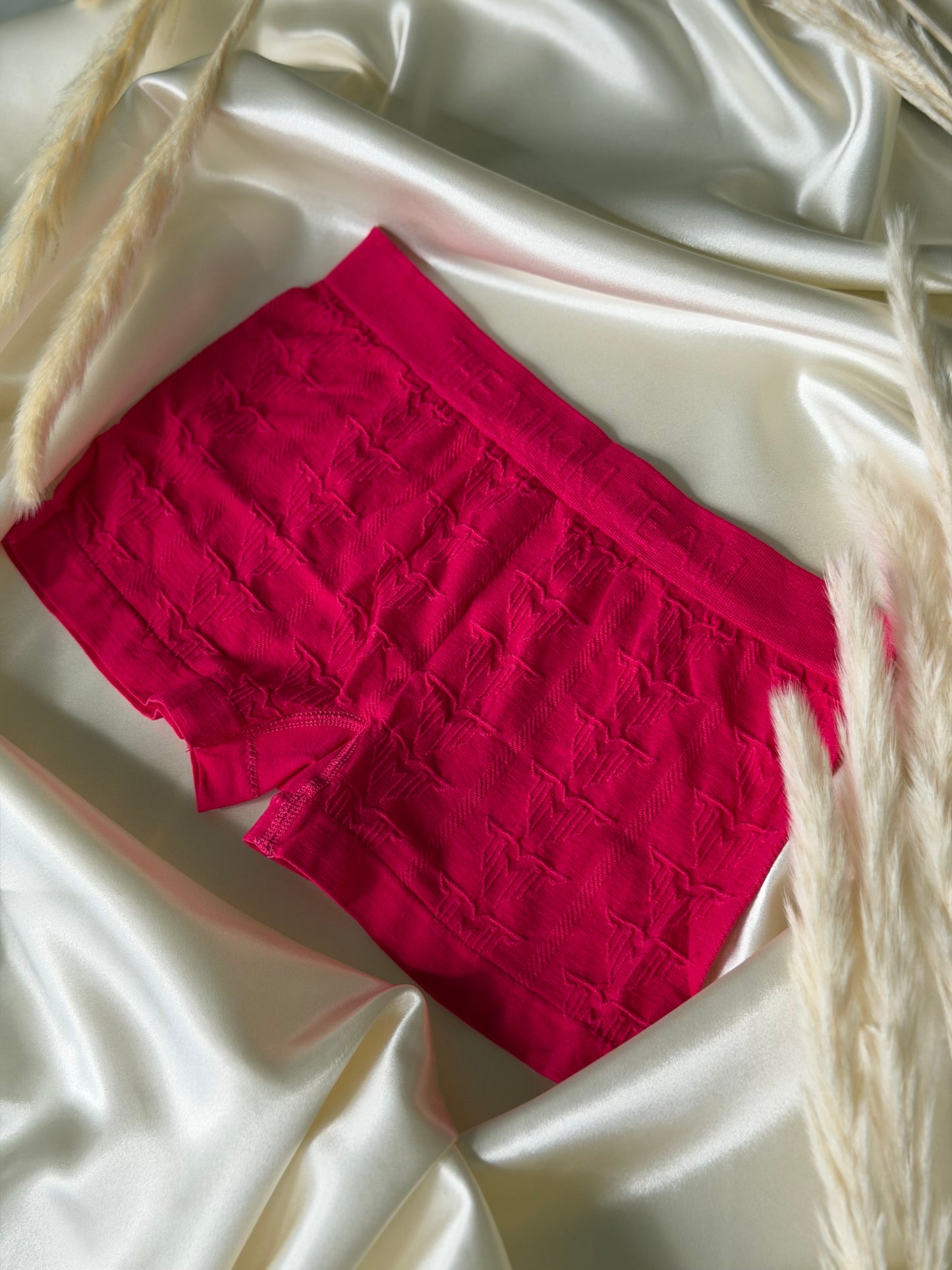 Shorty - THE MIKIKI TEAM